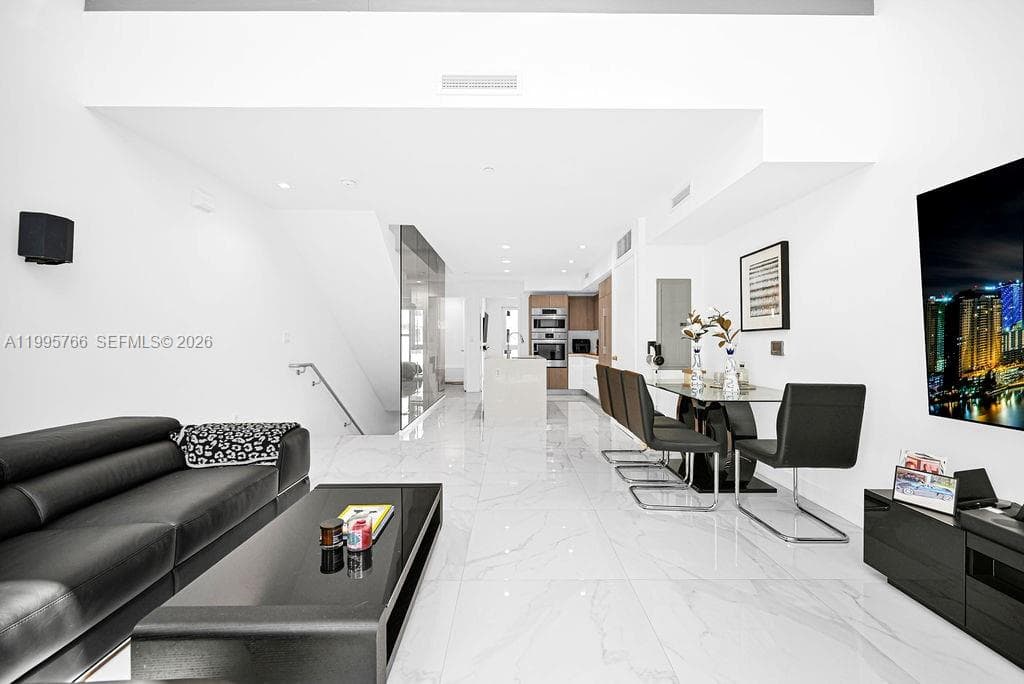 ONE BAY CONDO · #205 in Miami - Photo 8