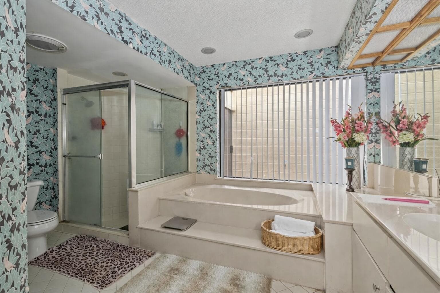 MASTER BATHROOM-11B