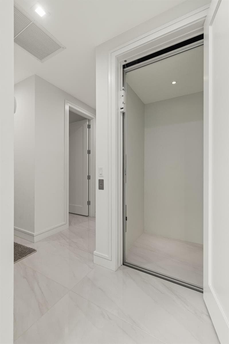 Hydroglade Elevator
