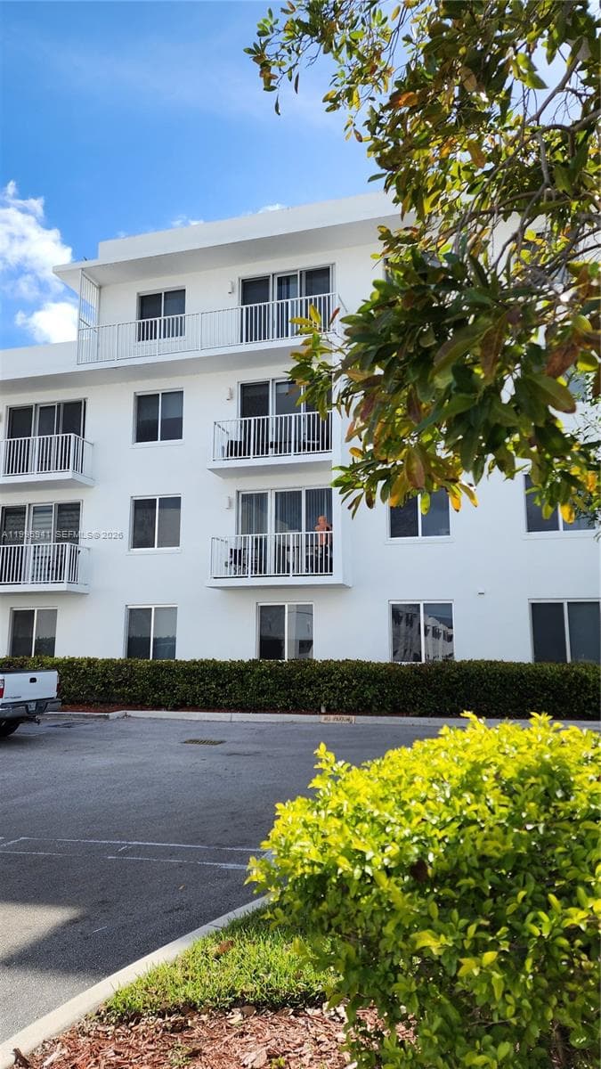 WEITZER AVENTURA PLACE CO · #306 in Miami - Photo 16