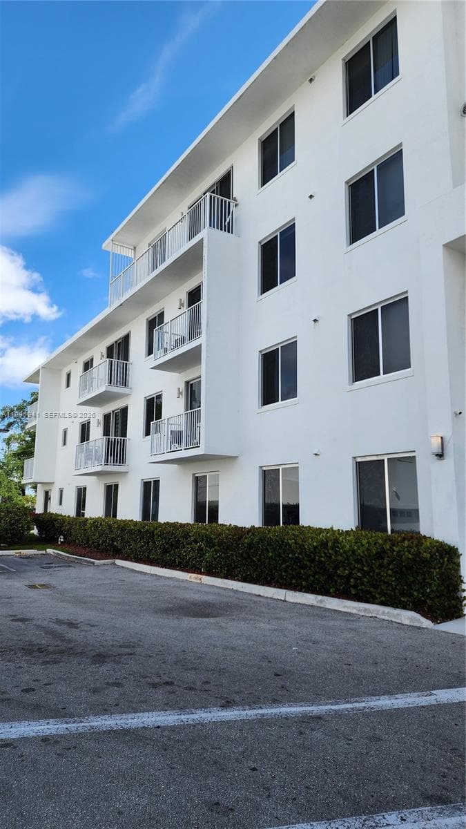 WEITZER AVENTURA PLACE CO · #306 in Miami - Photo 14