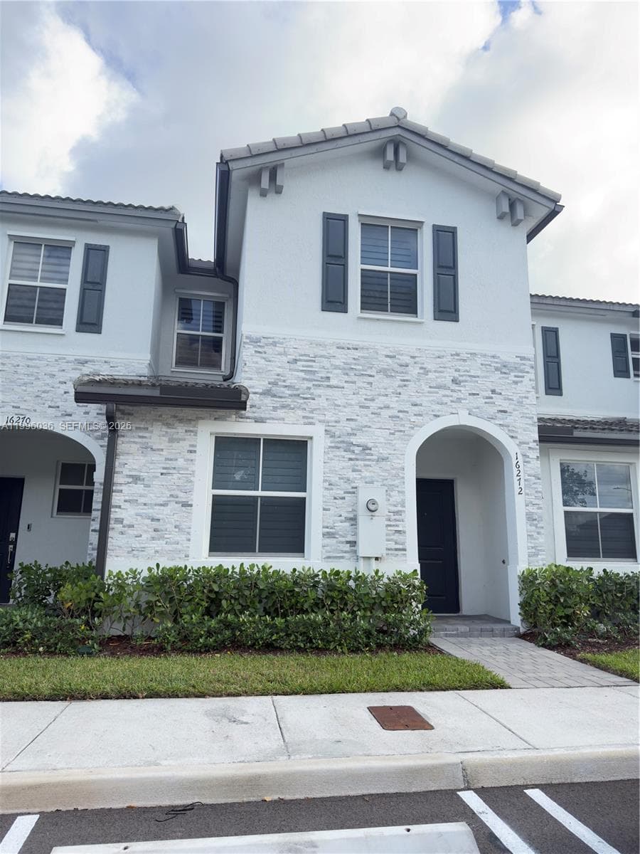 16272 SW 291st St photo 1