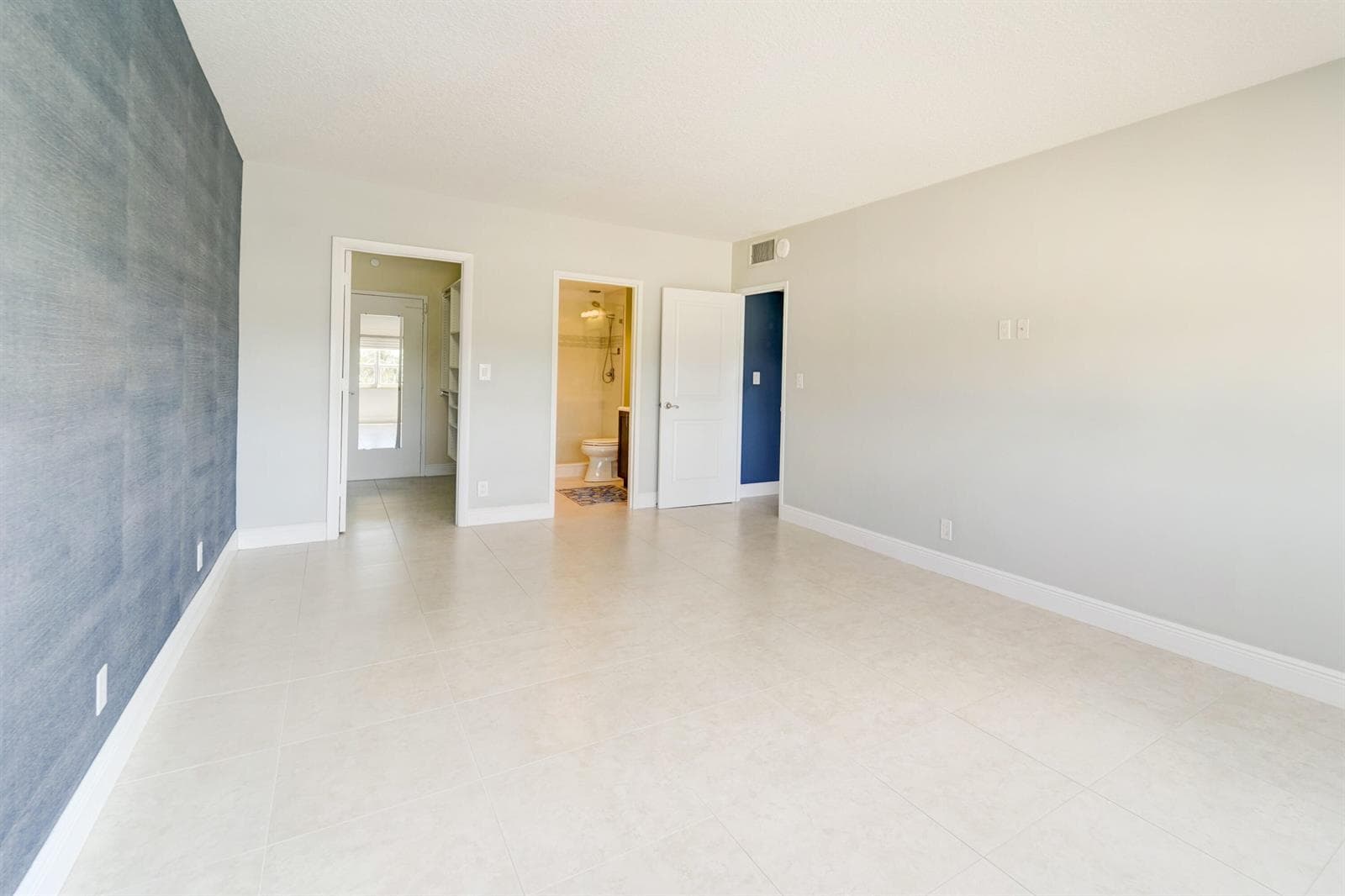 2500 E Las Olas Blvd Apt 403-print-021-0