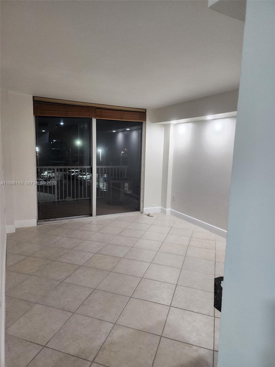 ISLA DEL MAR CONDO · #415 in Miami - Photo 7