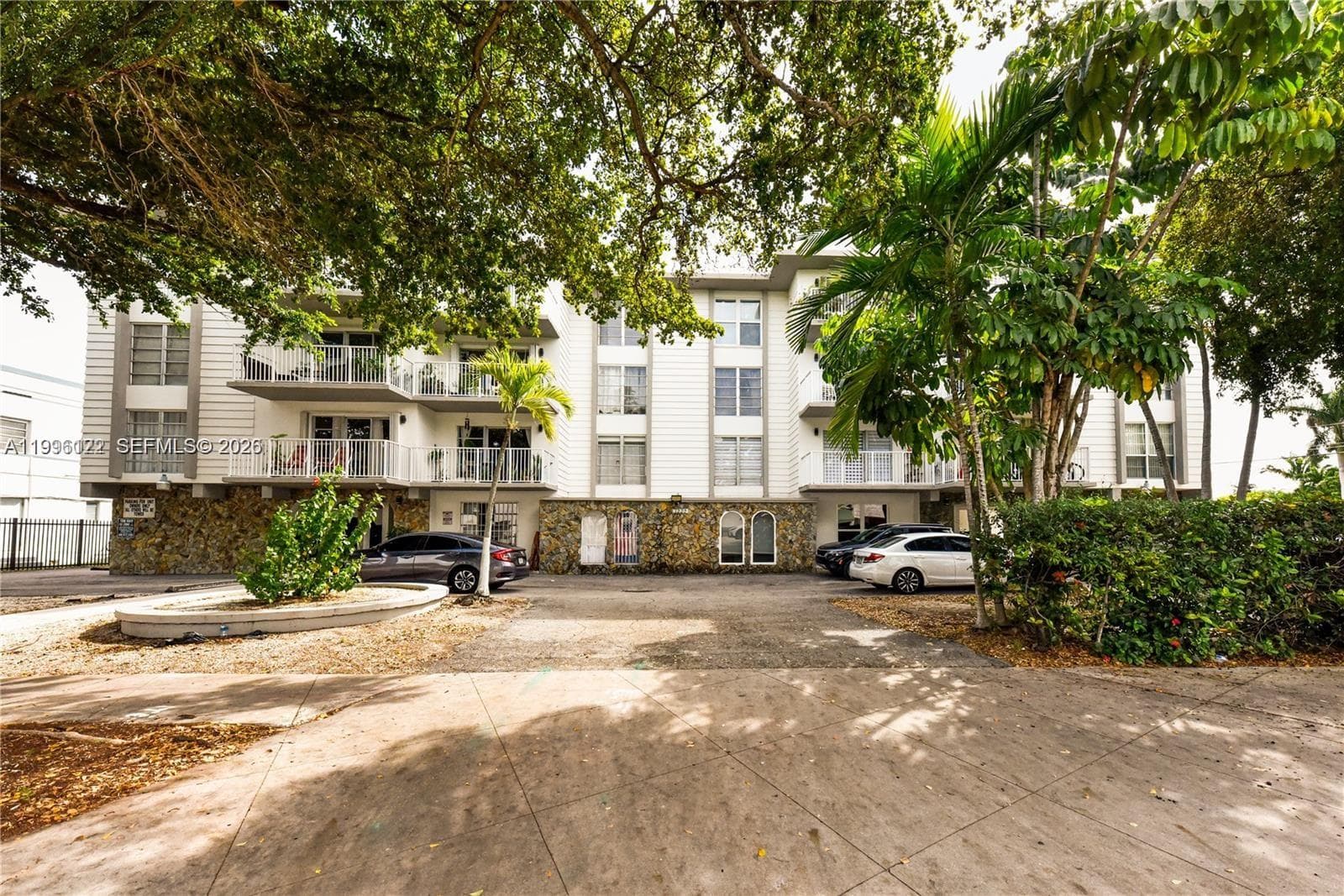 RIVIERA CONDO · #38 in Miami Beach - Photo 2