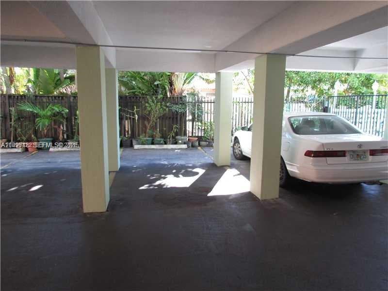 RIVIERA CONDO · #38 in Miami Beach - Photo 18