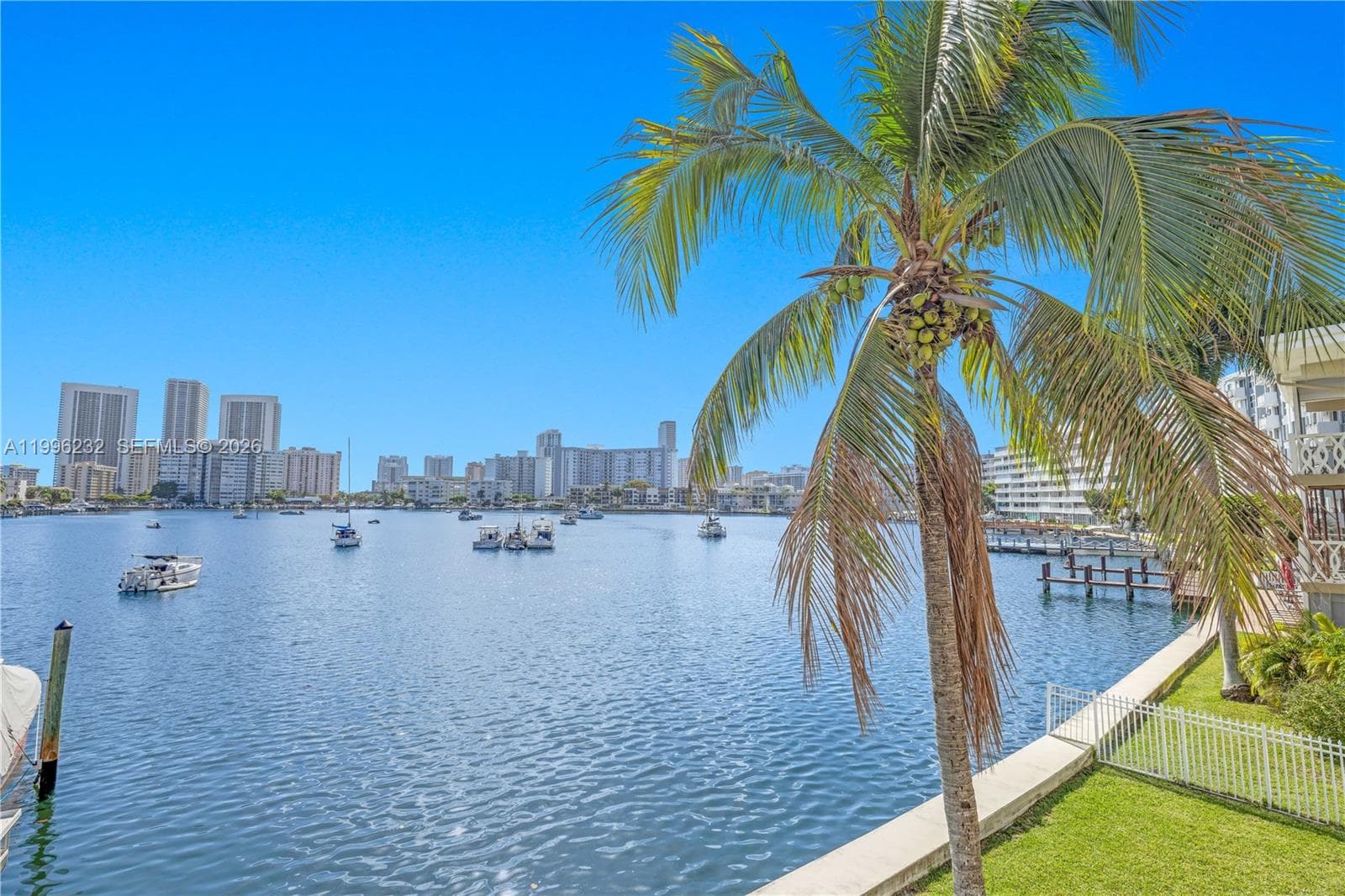 Woodlake · #210 in Hallandale Beach - Photo 26
