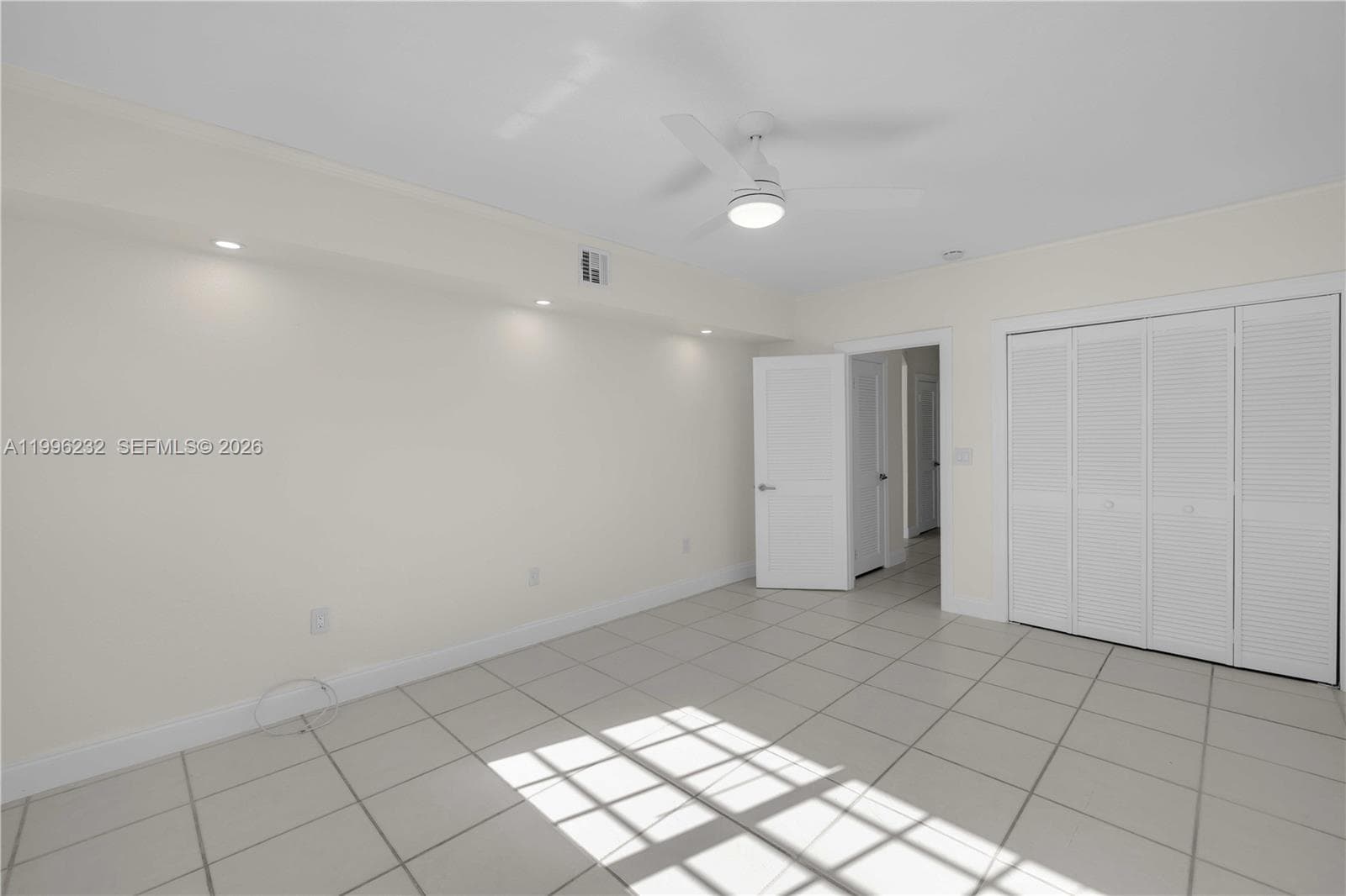 Woodlake · #210 in Hallandale Beach - Photo 9