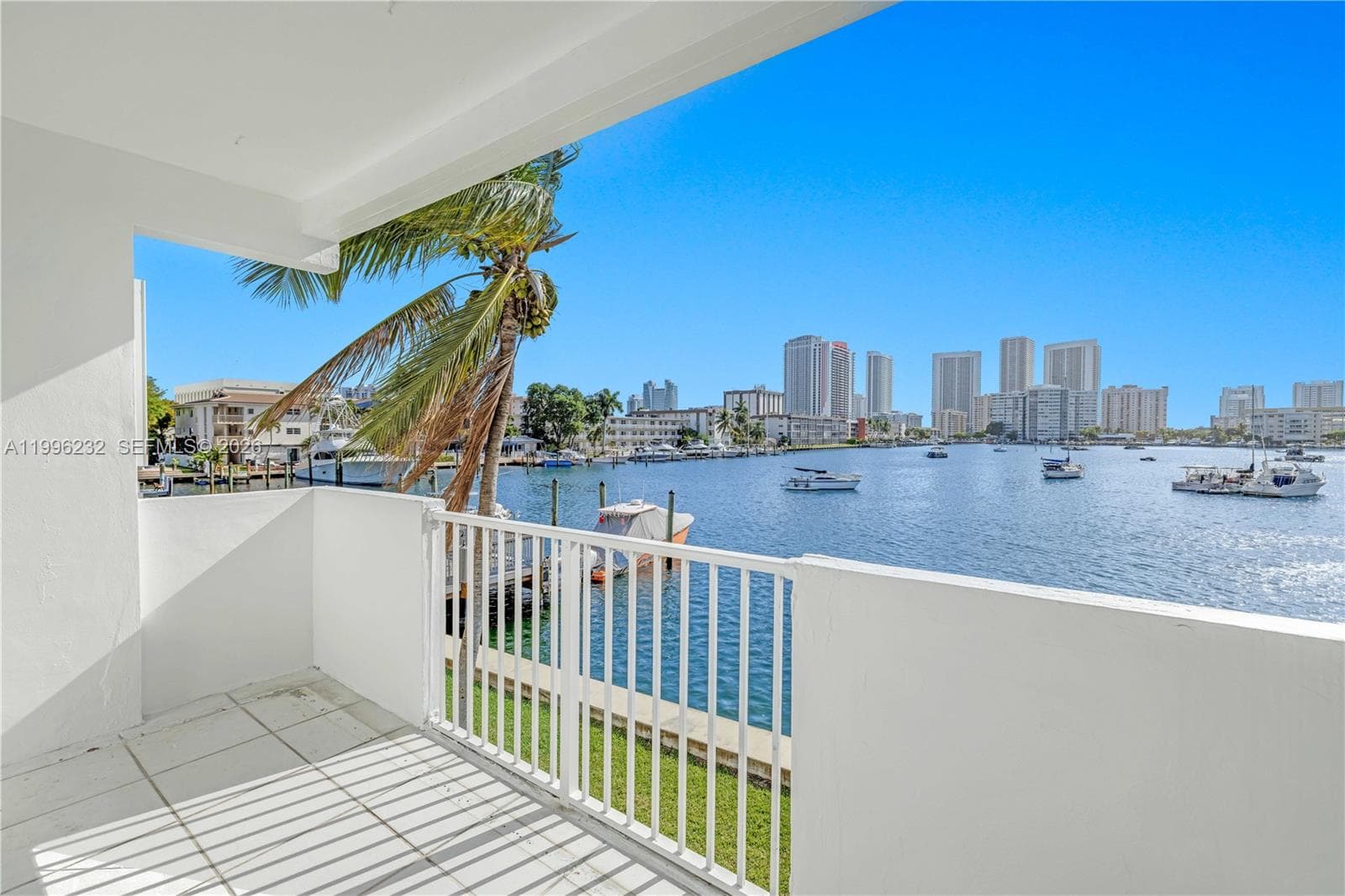 Woodlake · #210 in Hallandale Beach - Photo 21