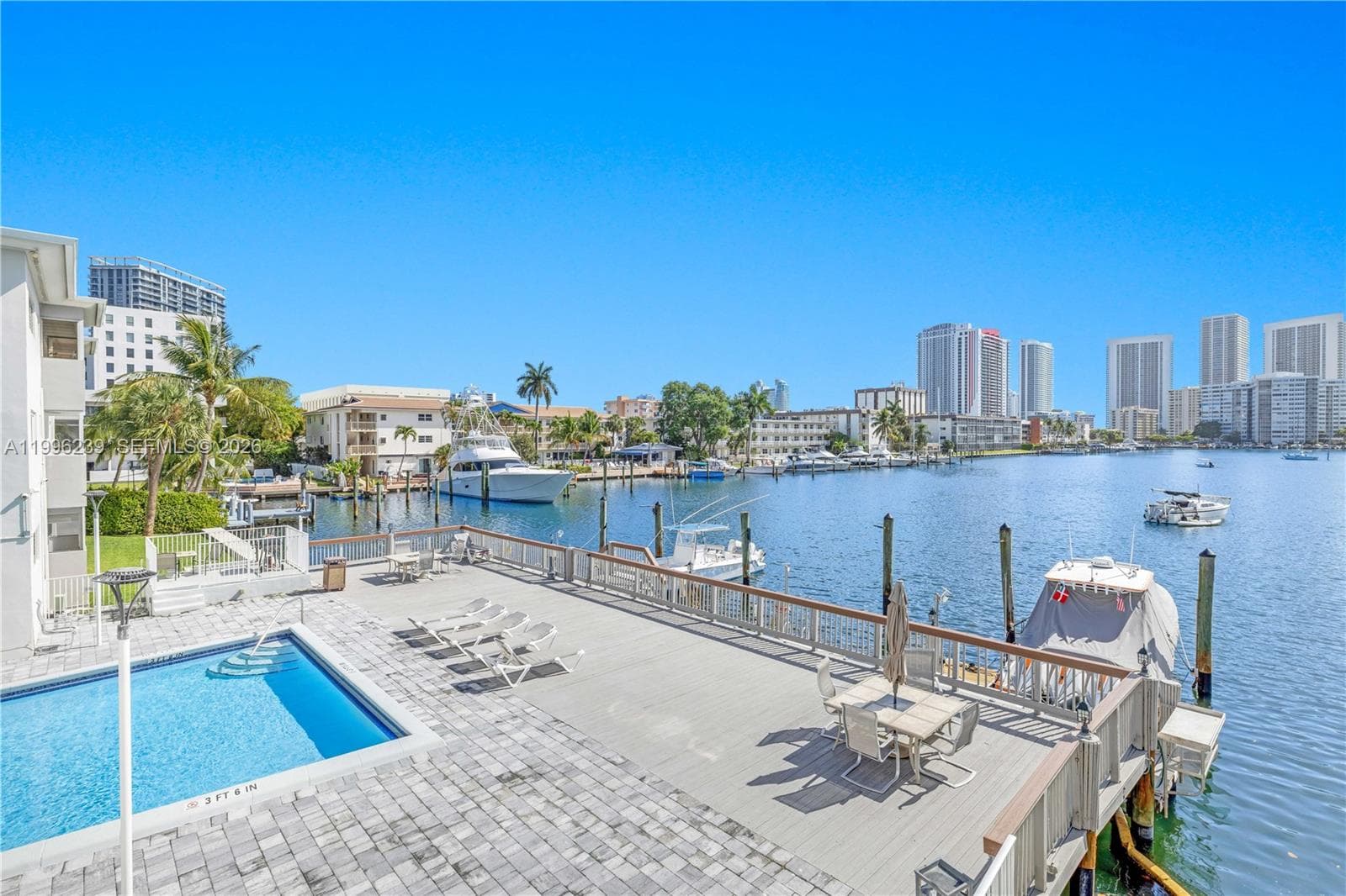 Woodlake · #211 in Hallandale Beach - Photo 22
