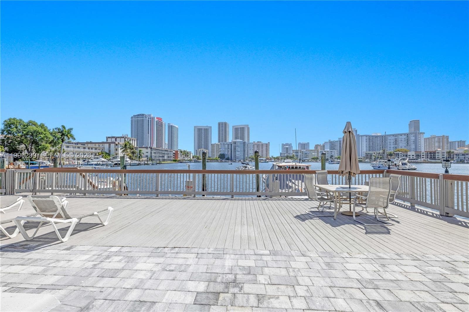 Woodlake · #211 in Hallandale Beach - Photo 24
