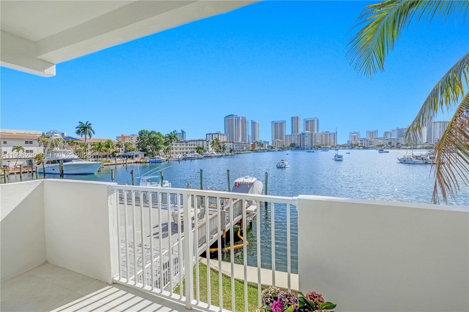 Woodlake · #211 in Hallandale Beach - Photo 21