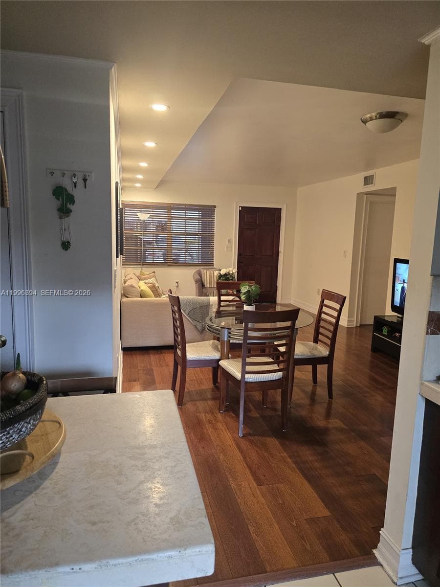 LAGO DEL REY CONDO · #1901 in Hialeah - Photo 6
