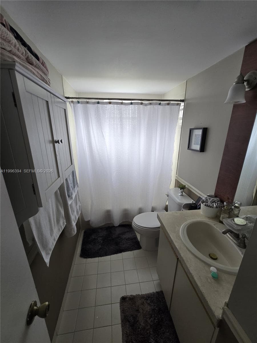 LAGO DEL REY CONDO · #1901 in Hialeah - Photo 12