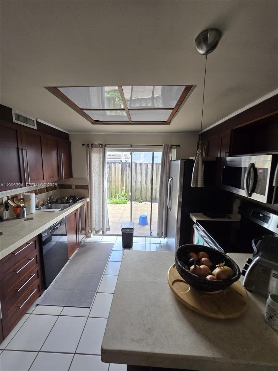 LAGO DEL REY CONDO · #1901 in Hialeah - Photo 4