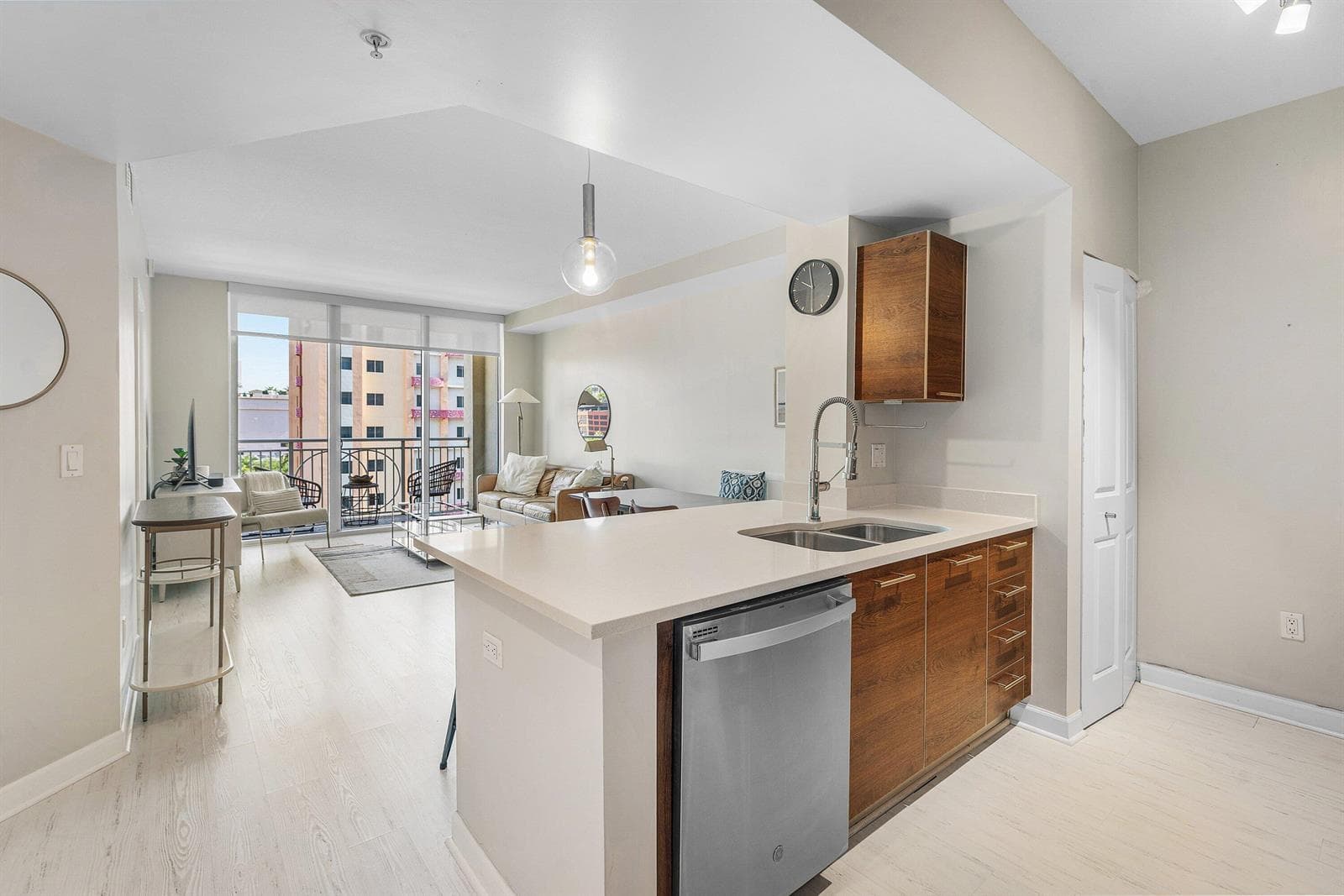 001-480HibiscusStreet-607-WestPalmBeach-