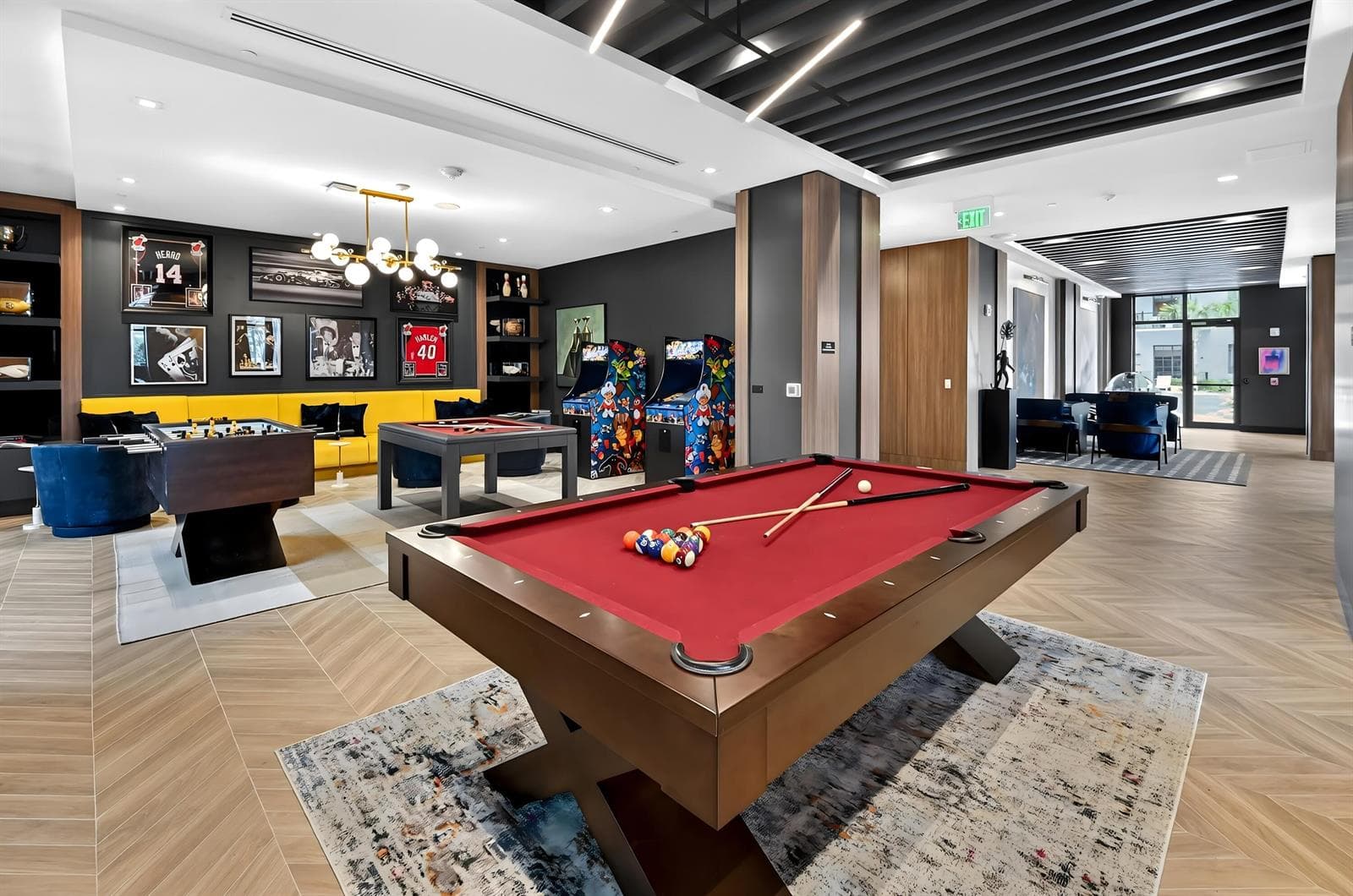 086-Gameroom