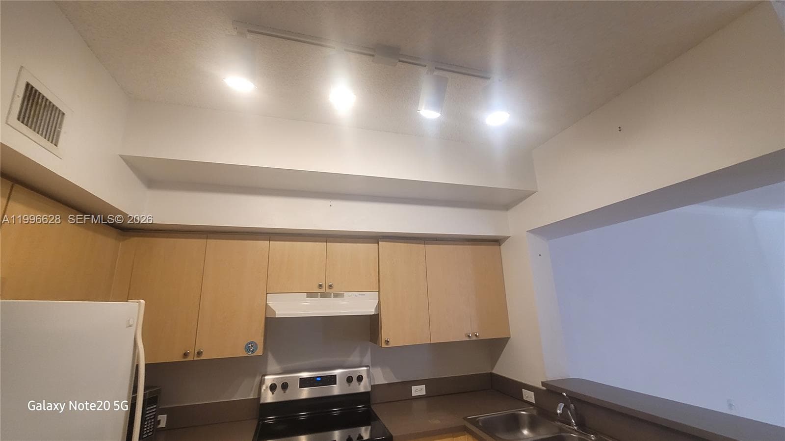 2961 NE 185th St #1607 photo 9