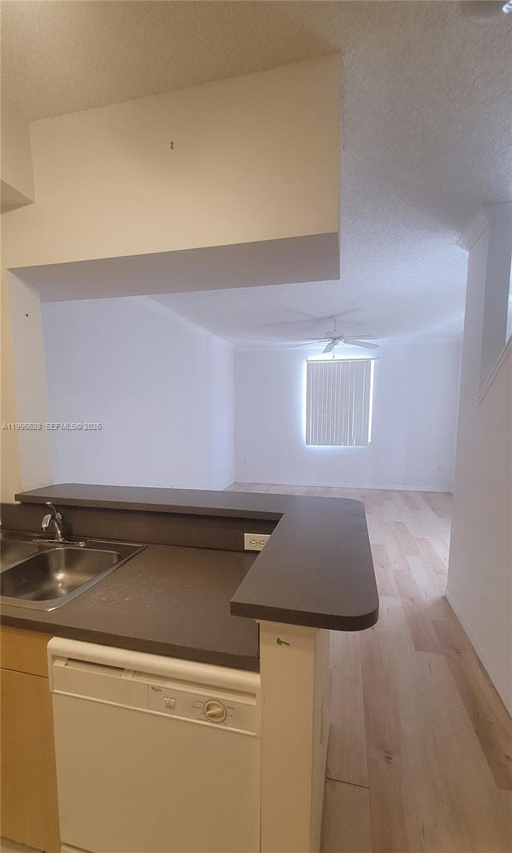 2961 NE 185th St #1607 photo 8