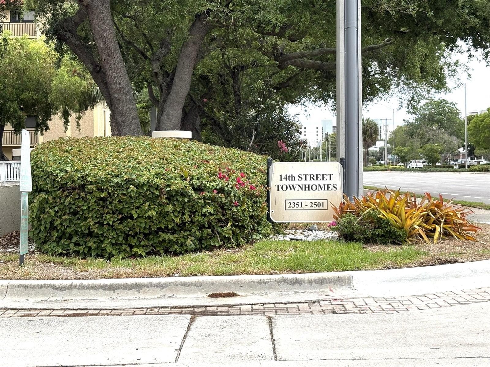 14th St Townhomes
