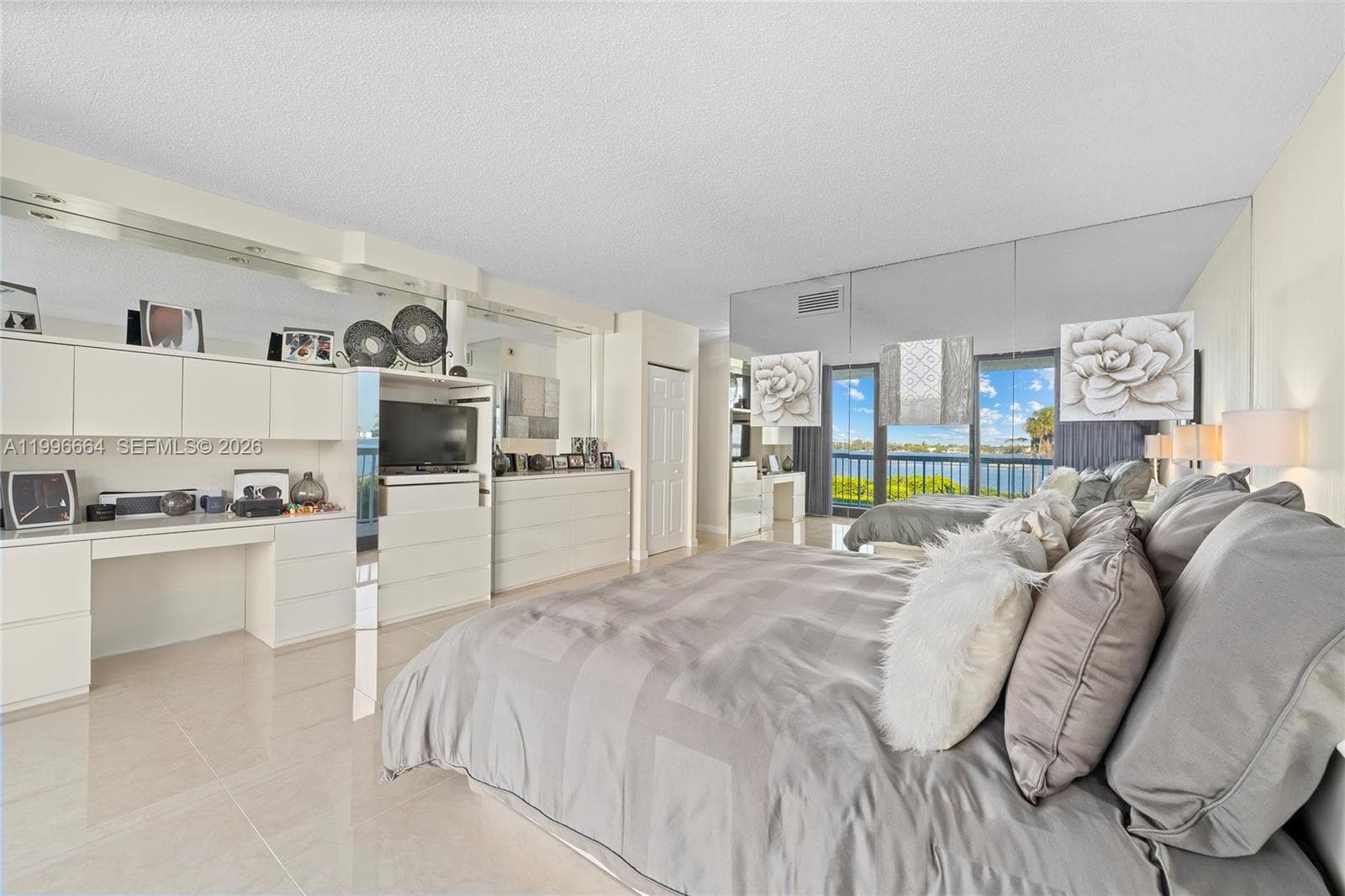 MERIDIAN OF PALM BEACH CO · #207N in Palm Beach - Photo 12