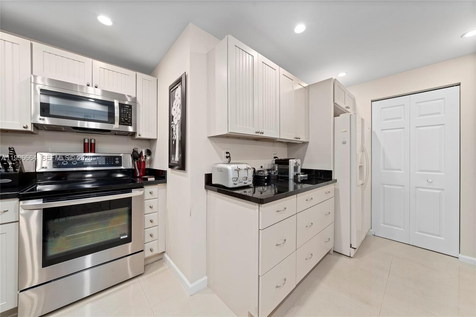 MERIDIAN OF PALM BEACH CO · #207N in Palm Beach - Photo 7