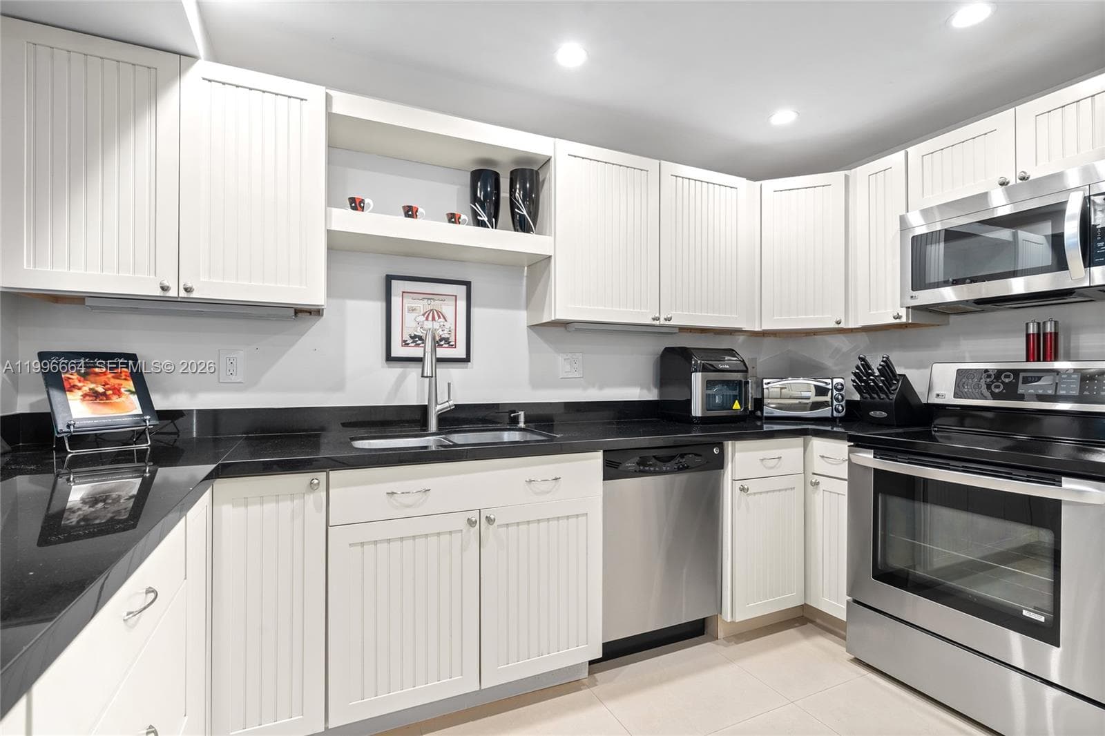 MERIDIAN OF PALM BEACH CO · #207N in Palm Beach - Photo 8