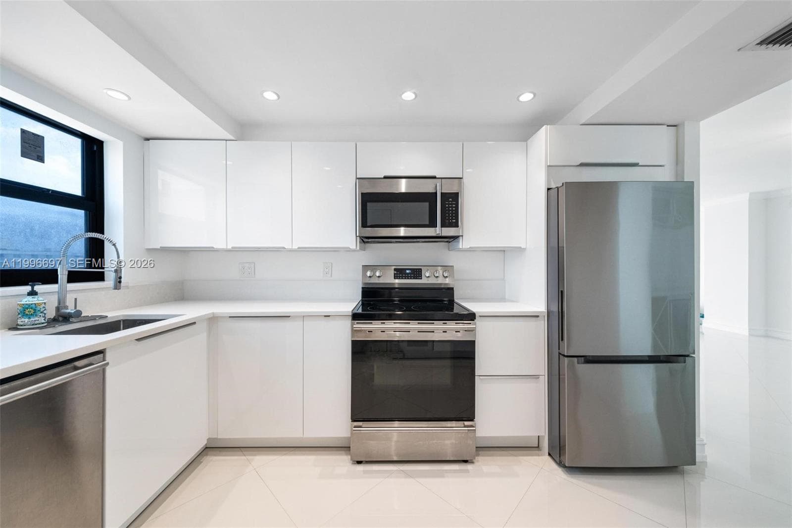 ALLINGTON TOWERS NORTH CO · #G10 in Hollywood - Photo 13