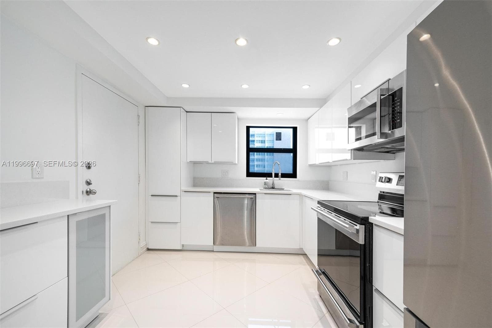 ALLINGTON TOWERS NORTH CO · #G10 in Hollywood - Photo 14