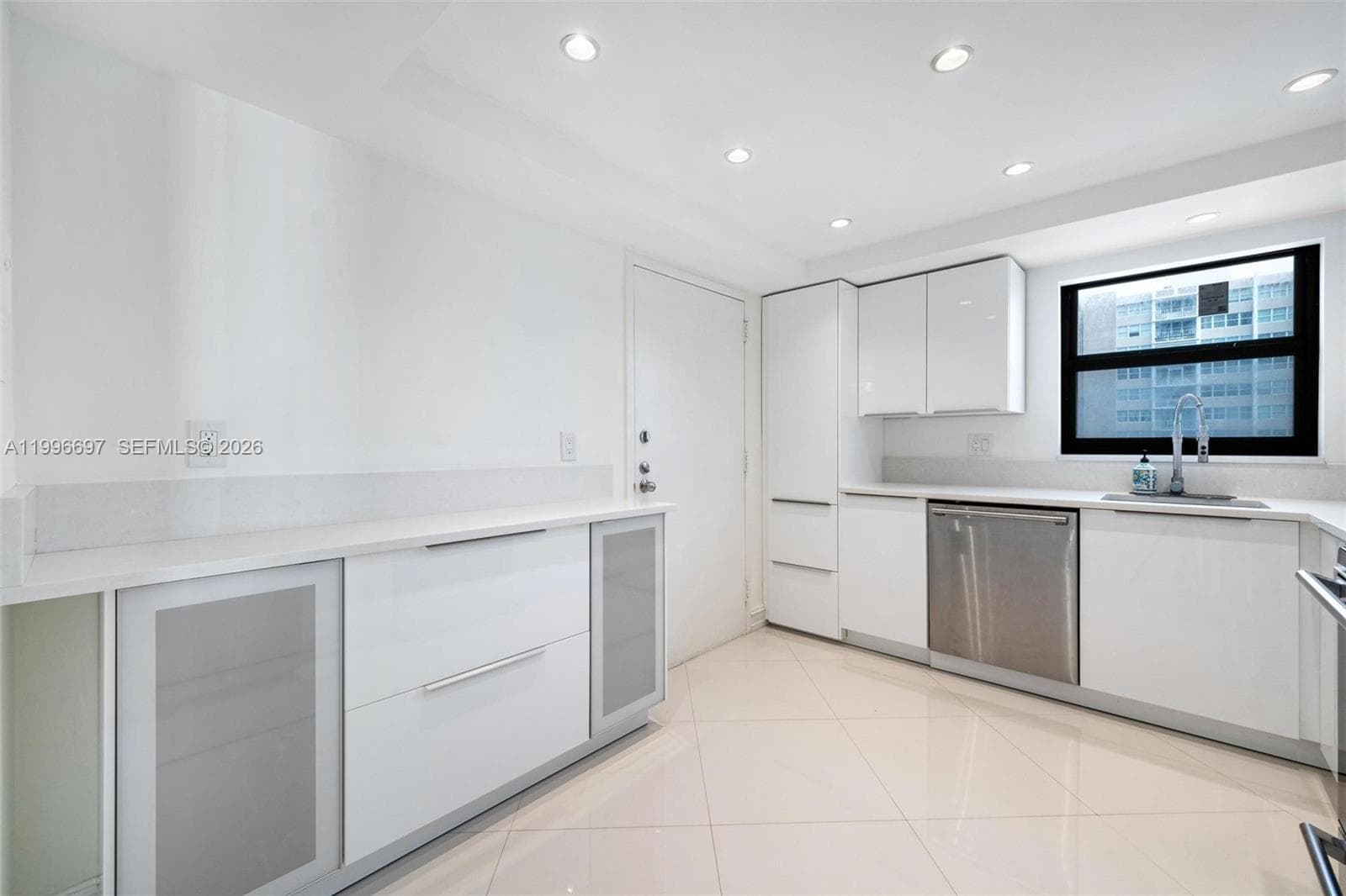 ALLINGTON TOWERS NORTH CO · #G10 in Hollywood - Photo 15