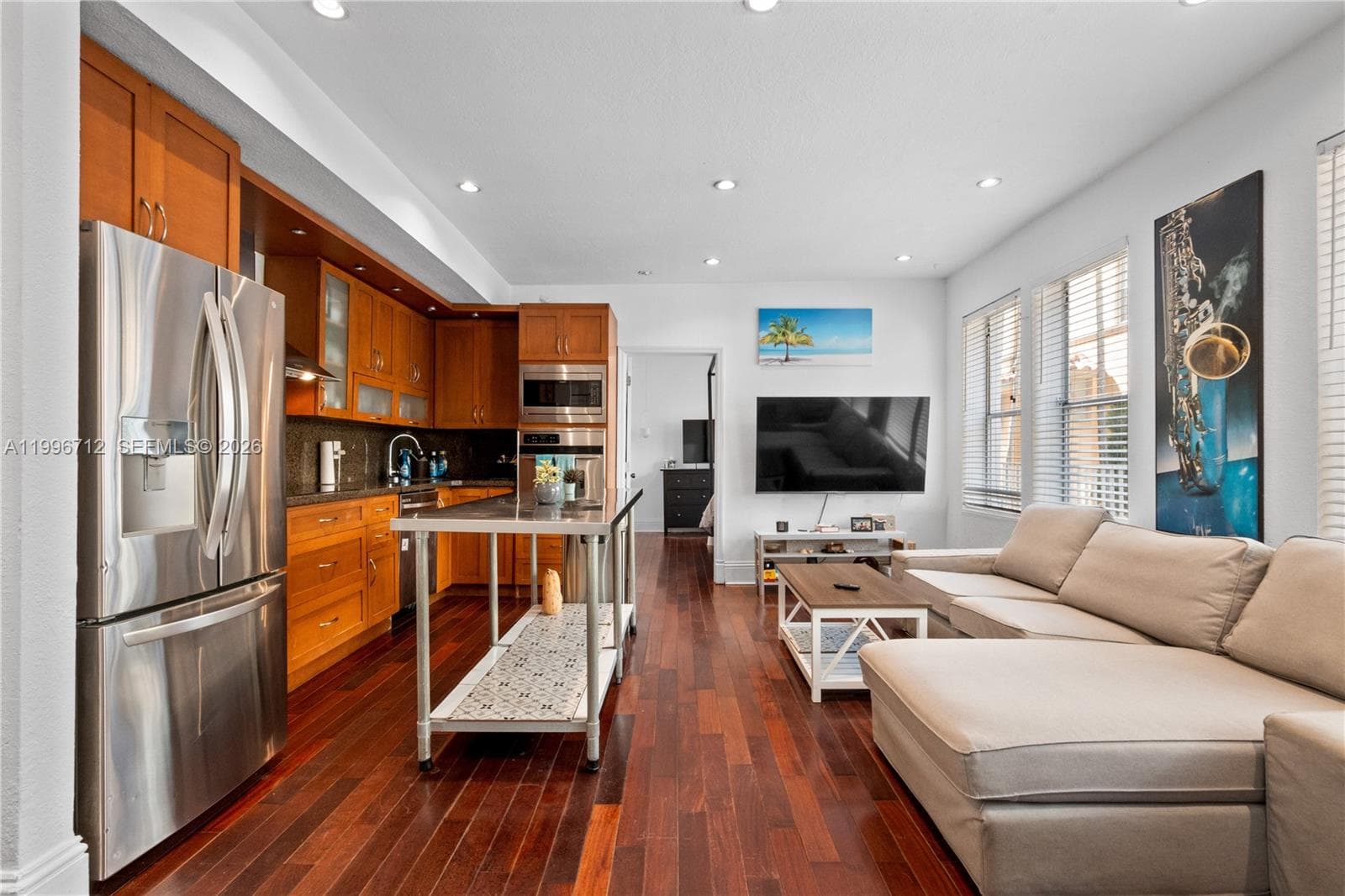 PENN PLAZA CONDO · #102 in Miami Beach - Photo 2
