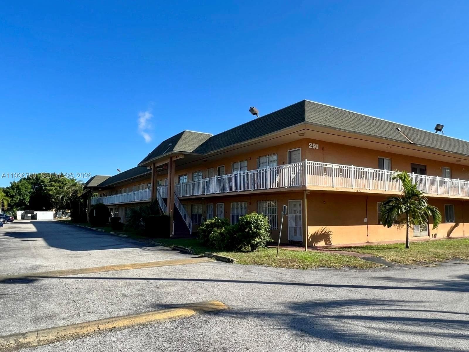 NEW WORLD CONDO APTS III · #C-107 in Miami Gardens - Photo 8