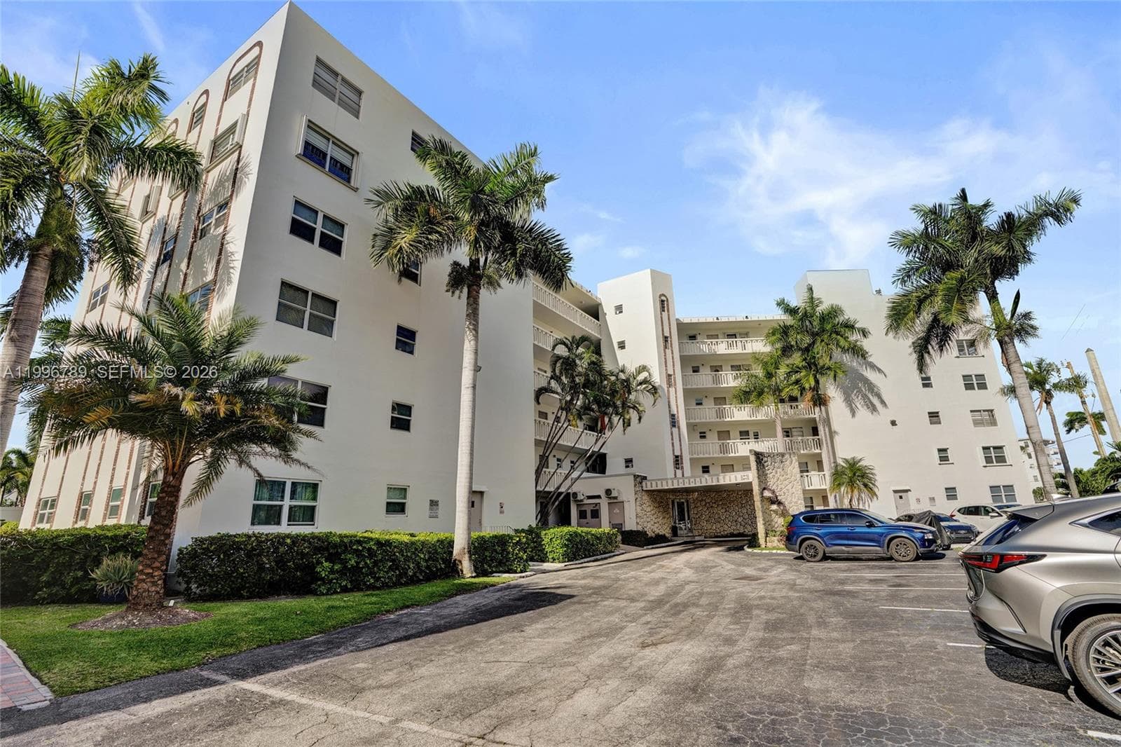 Golden View · #306 W in Hallandale Beach - Photo 3