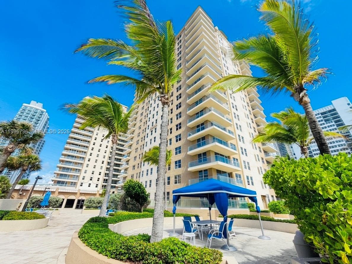 Malaga Tower II · #11C in Hallandale Beach - Photo 47