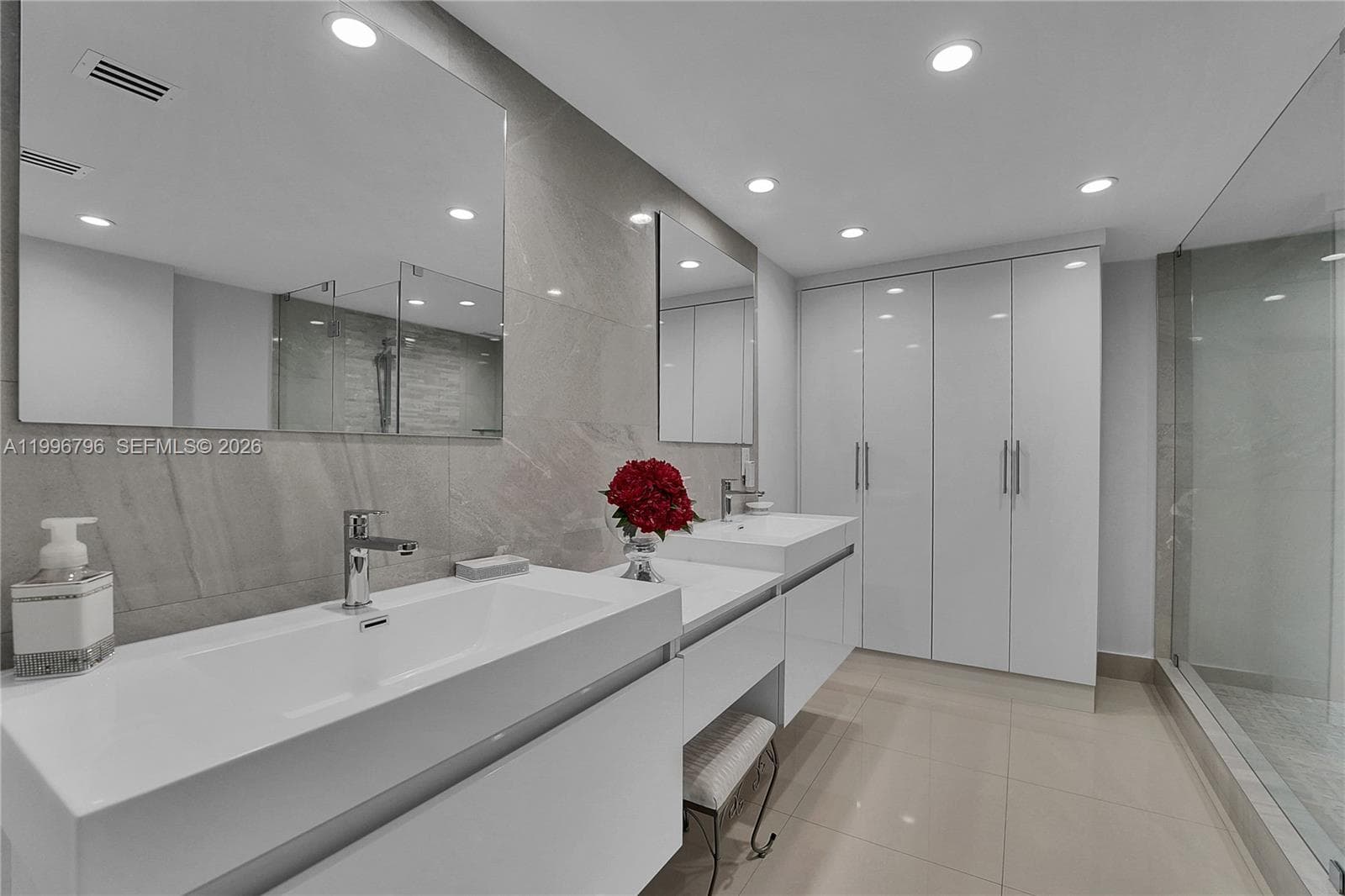 Malaga Tower II · #11C in Hallandale Beach - Photo 32