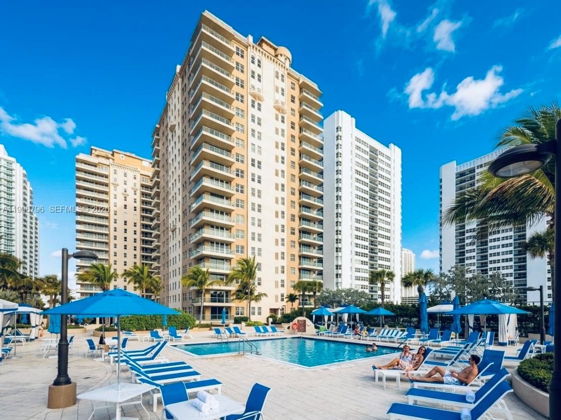Malaga Tower II · #11C in Hallandale Beach - Photo 48