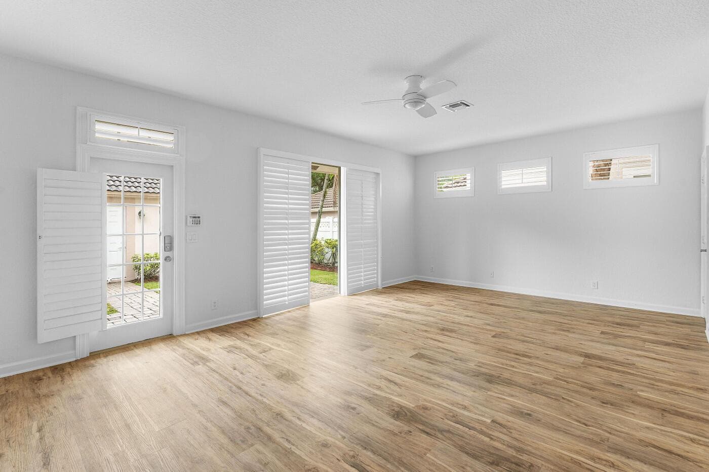 Living to Patio/Yard