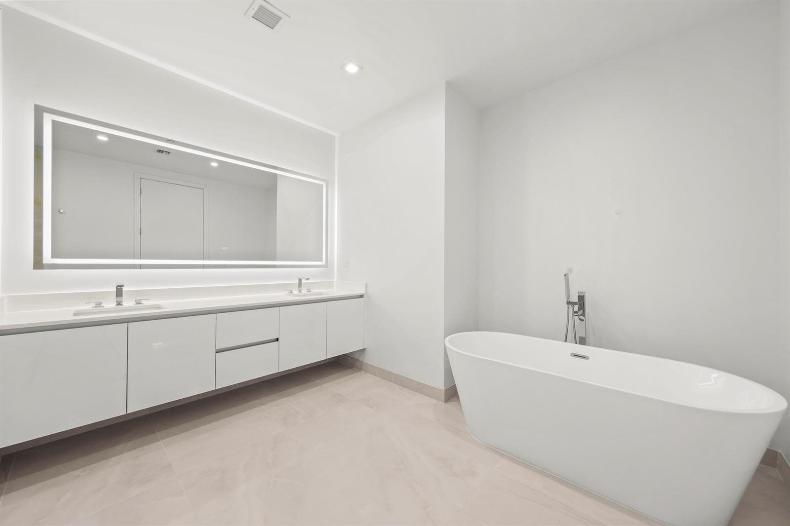 220 Lake Shore Drive - 20.jpg-FULL