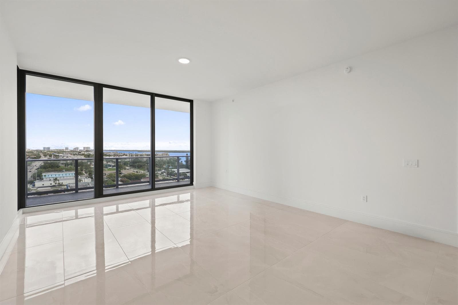 220 Lake Shore Drive - 1.jpg-FULL