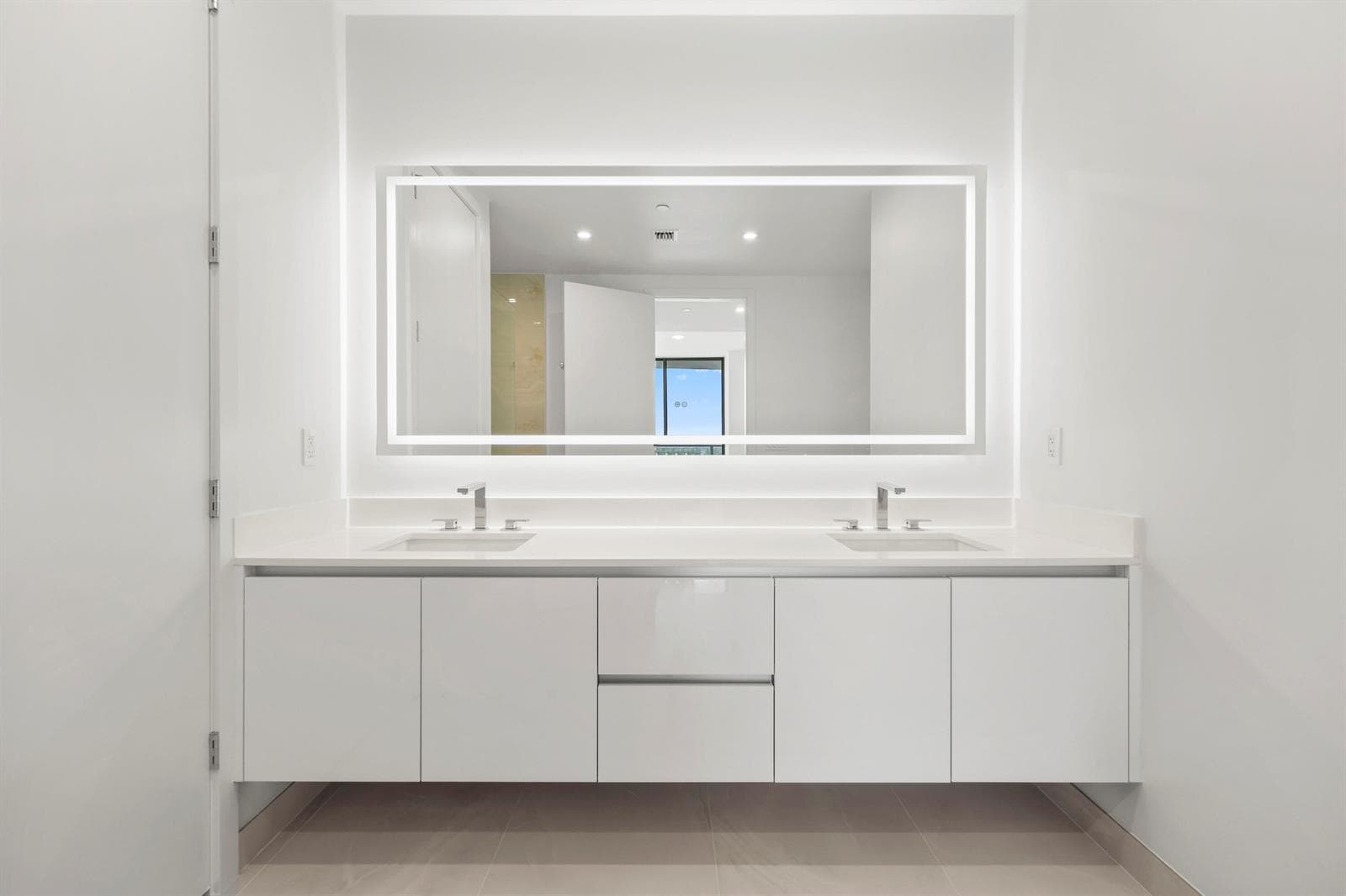 220 Lake Shore Drive - 19.jpg-FULL