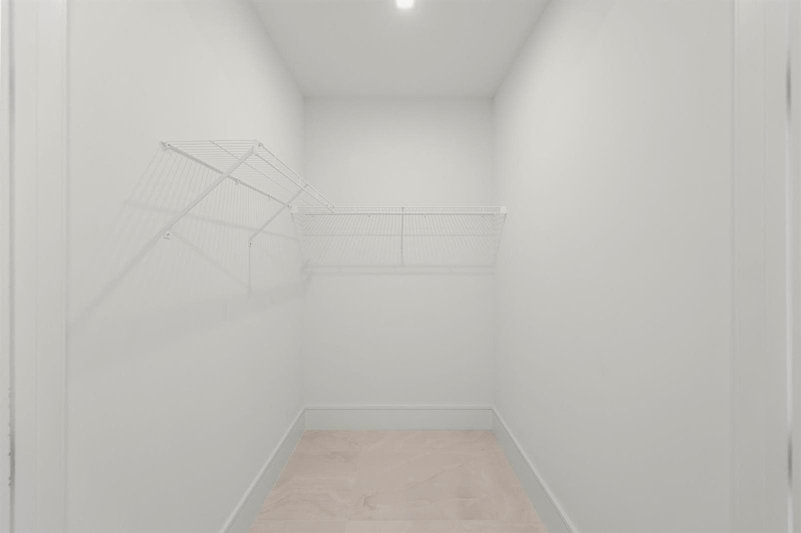 2ND BEDROOM WALK IN CLOSET