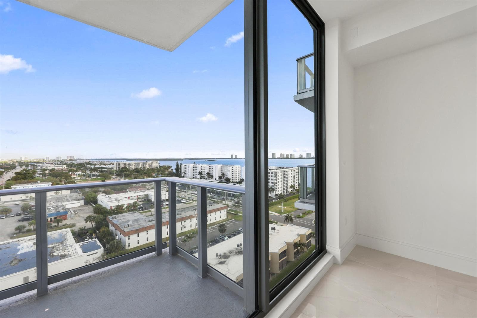 220 Lake Shore Drive - 15.jpg-FULL