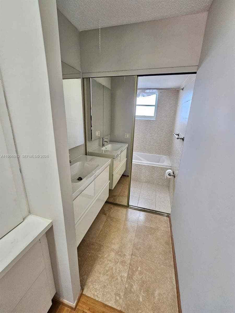 GOLDEN VIEW CONDO · #406 in Hallandale Beach - Photo 17