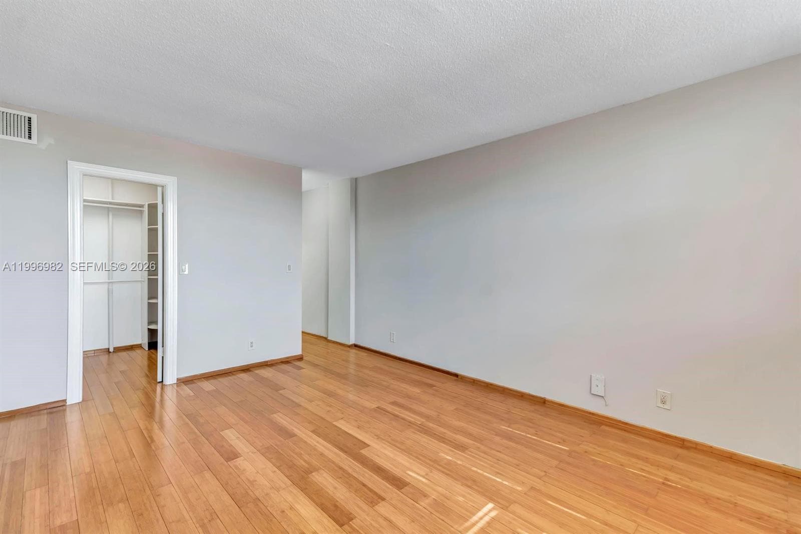 GOLDEN VIEW CONDO · #406 in Hallandale Beach - Photo 12