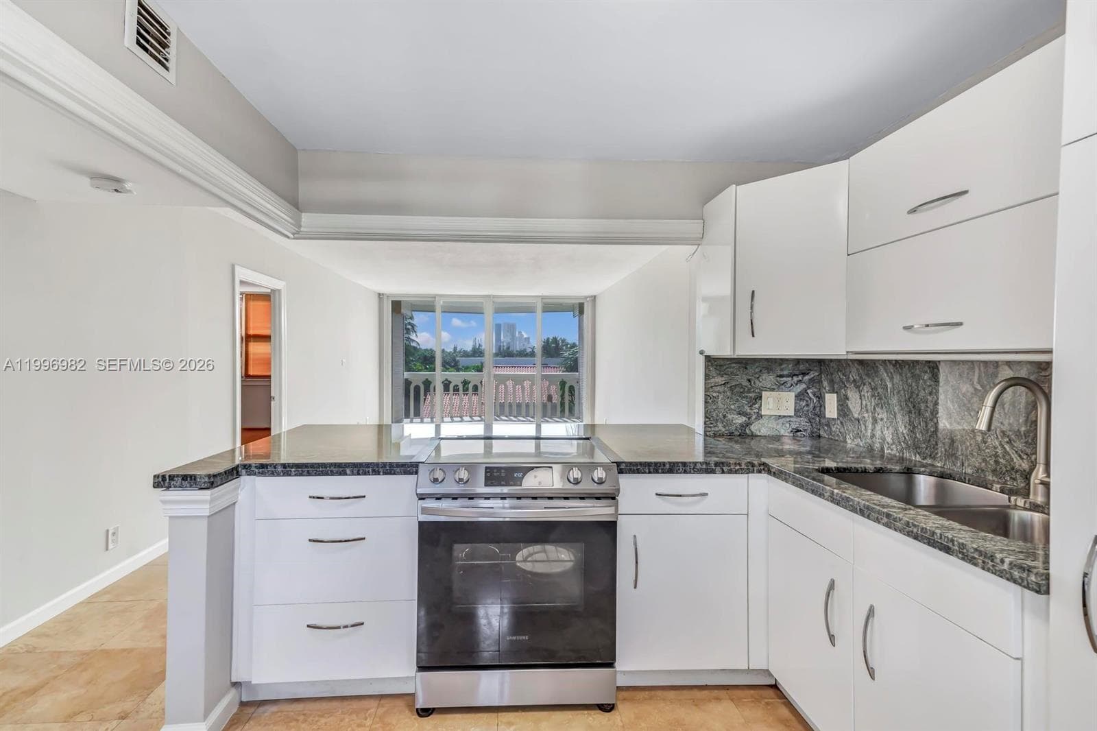 GOLDEN VIEW CONDO · #406 in Hallandale Beach - Photo 1
