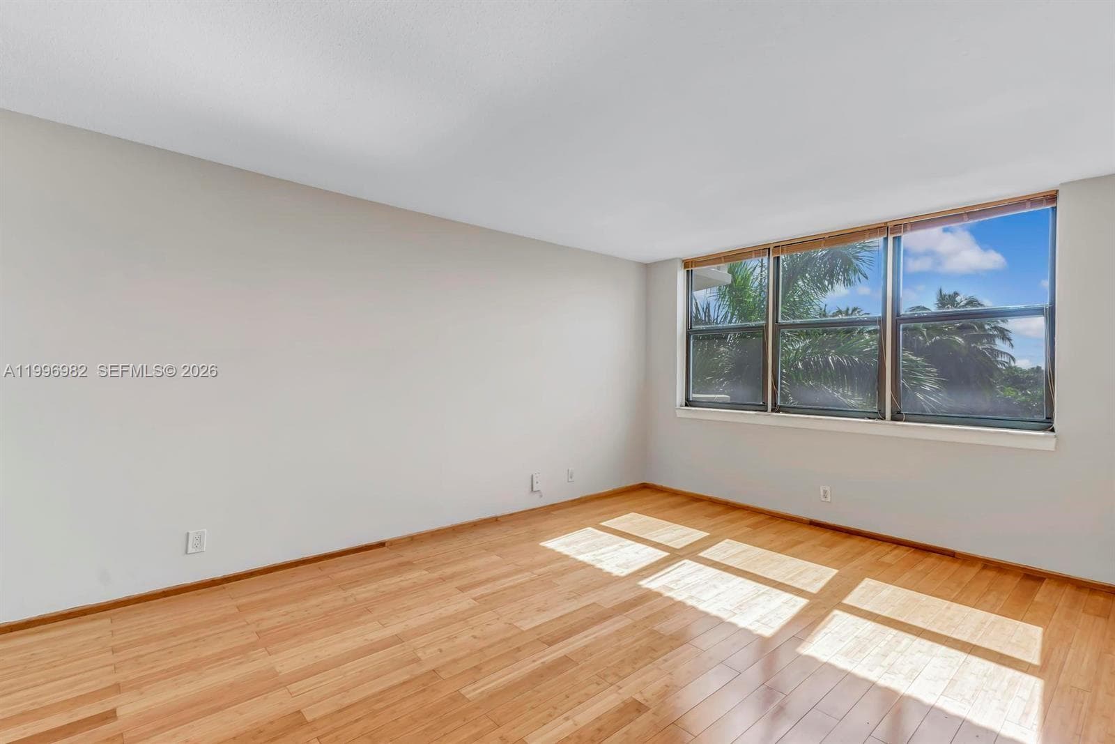 GOLDEN VIEW CONDO · #406 in Hallandale Beach - Photo 11