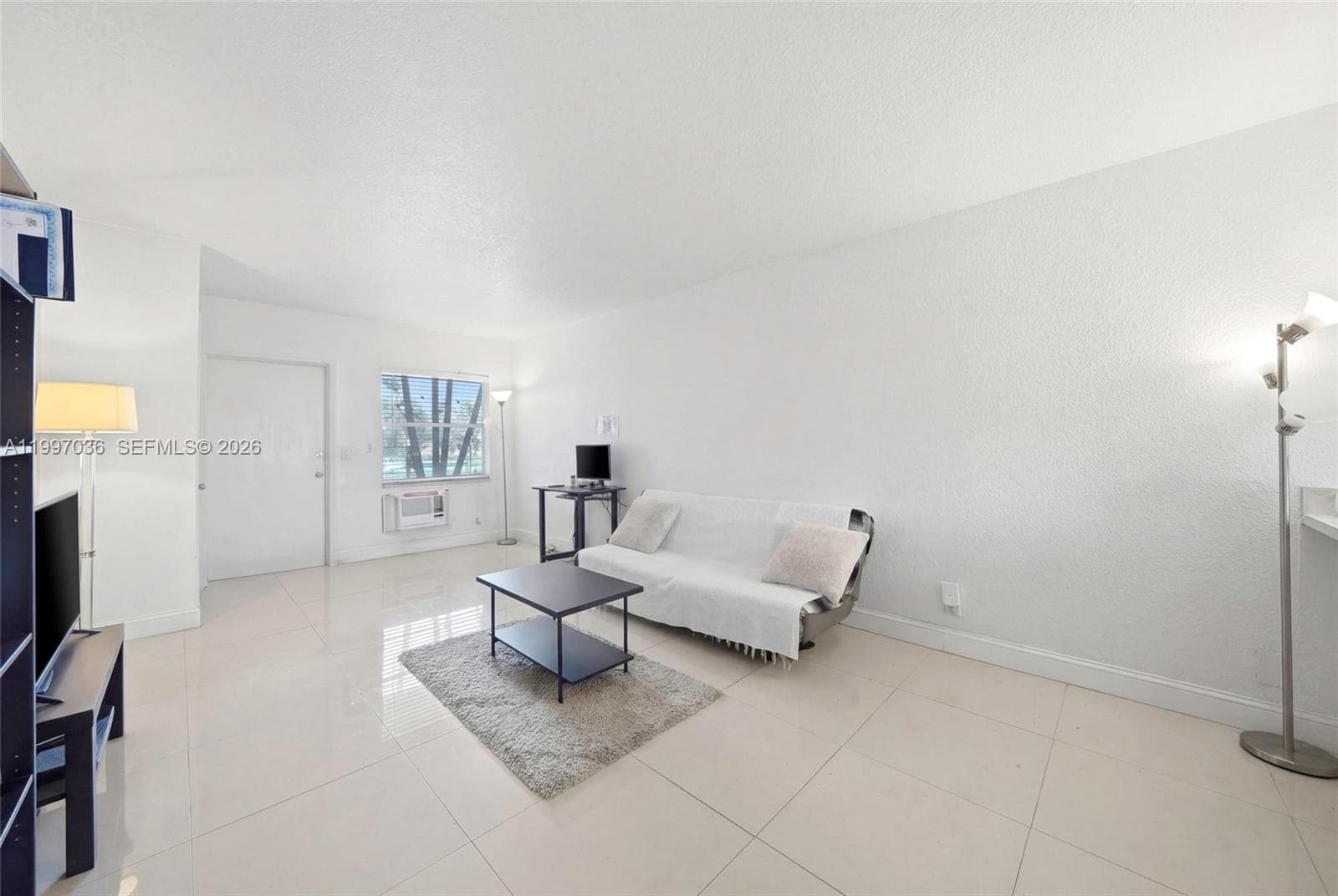 SOUTHDALE CONDO · #105 in Fort Lauderdale - Photo 2