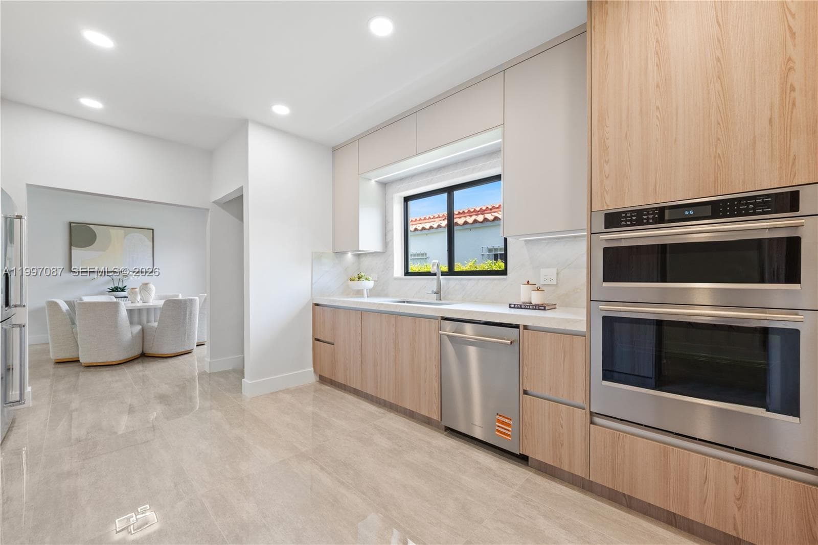 1405 Lenox Ave photo 6
