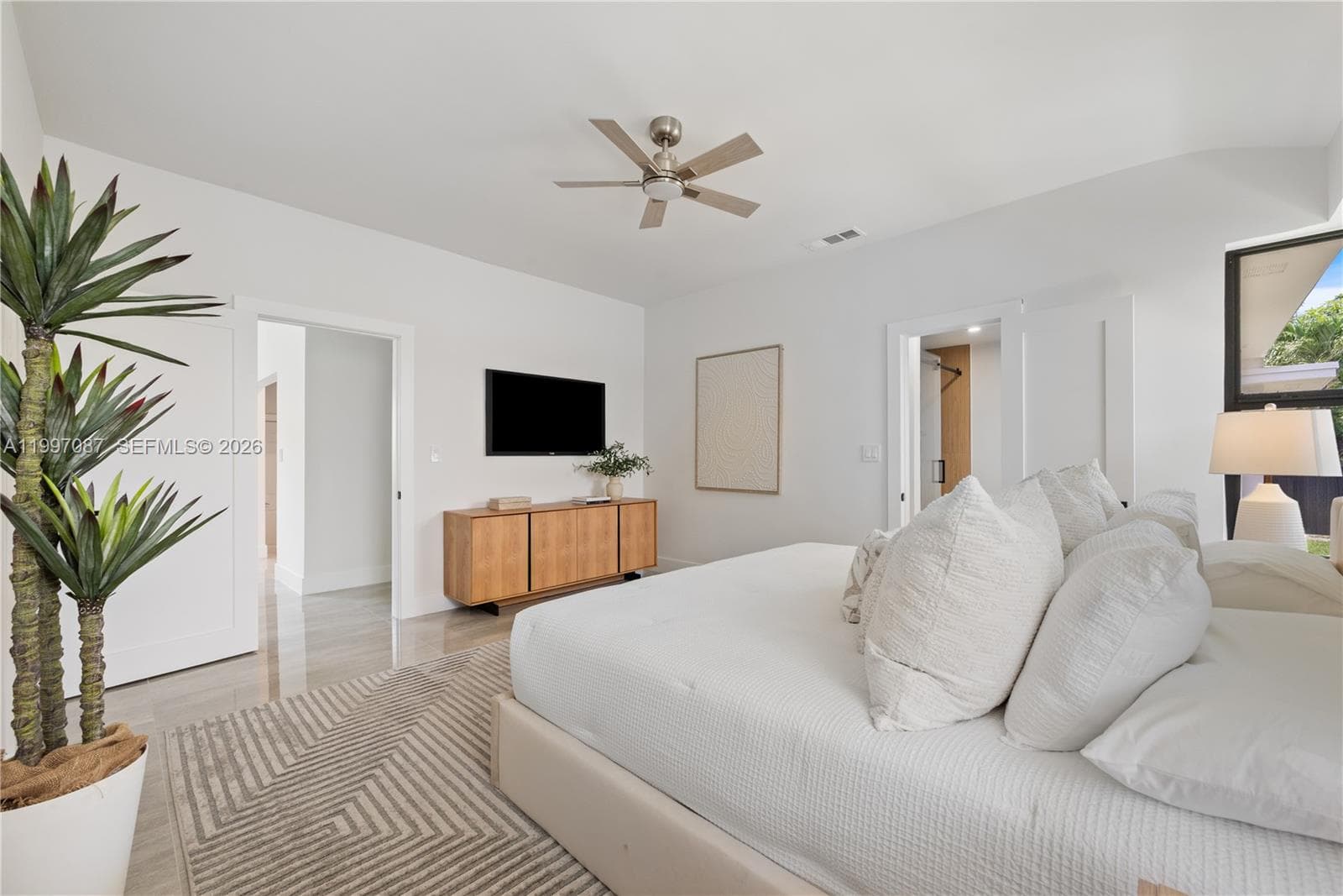 1405 Lenox Ave photo 13