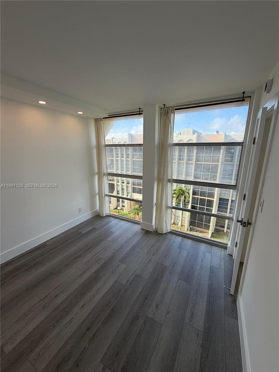 DESOTO PARK CONDO · #512 in Hallandale Beach - Photo 23